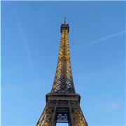 Simple lycéen qui se met à disposition à distance pour les élèves de 5e,4e,3e